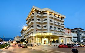 Hotel Capri & Residence